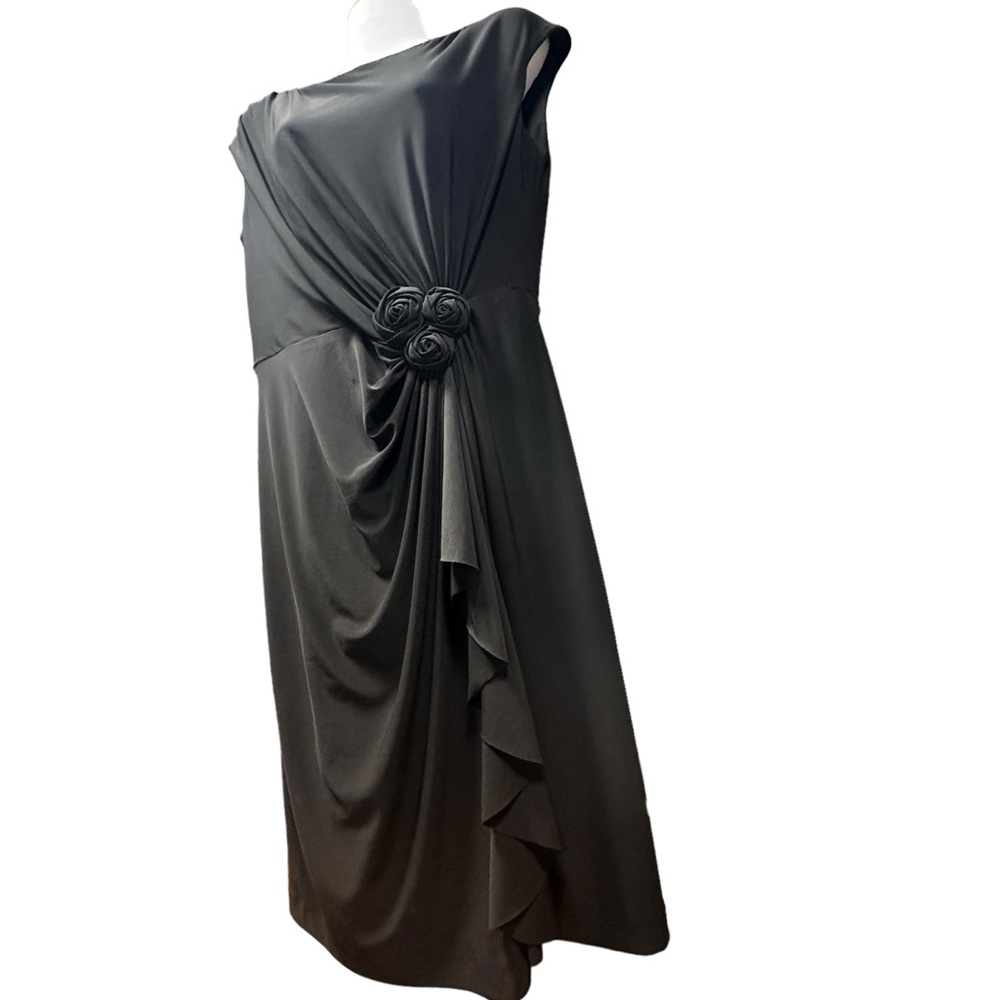 Jones Wear Flattering Every Event Worthy Little Black Dress  Size:10